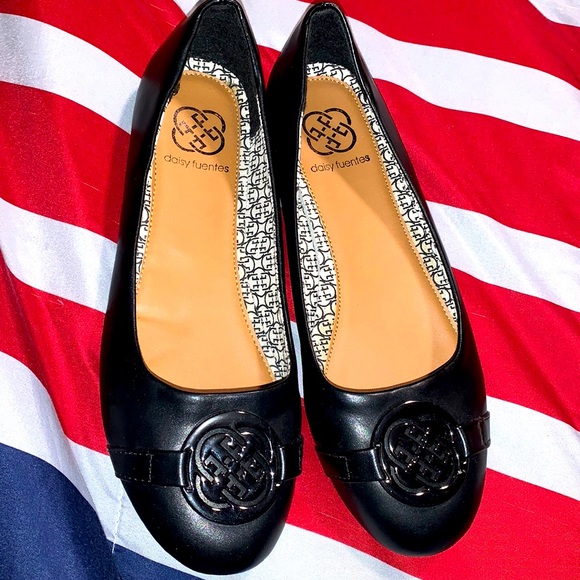 Daisy Fuentes Shoes - Women’s flats